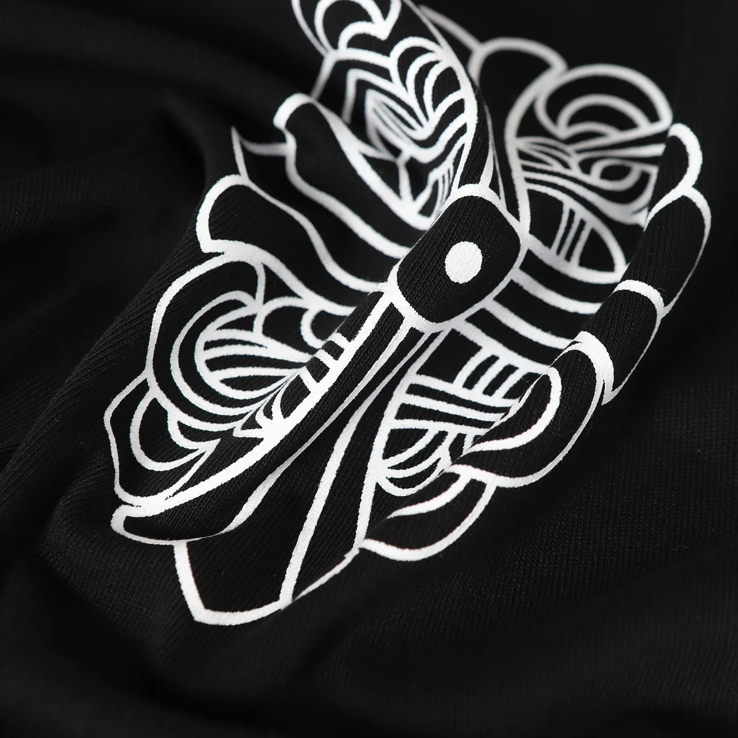 🅿️270 CH/Croxin new frayed printed long sleeves 280g double yarn fabric frayed on four sides Heavy fabric The neckline is made of icy Solona Loose fit Deep, wide and stylish No deformation or shrinkage Color: Black/White Size: XS-L